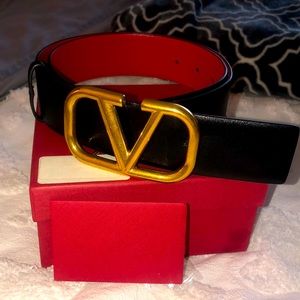 Stunning Valentino reverseble belt